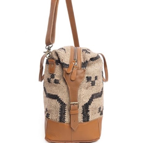 🔥Womens Rug Kilim Duffel travel weekender Myra Bag leather tribal overnighter - Picture 4 of 7